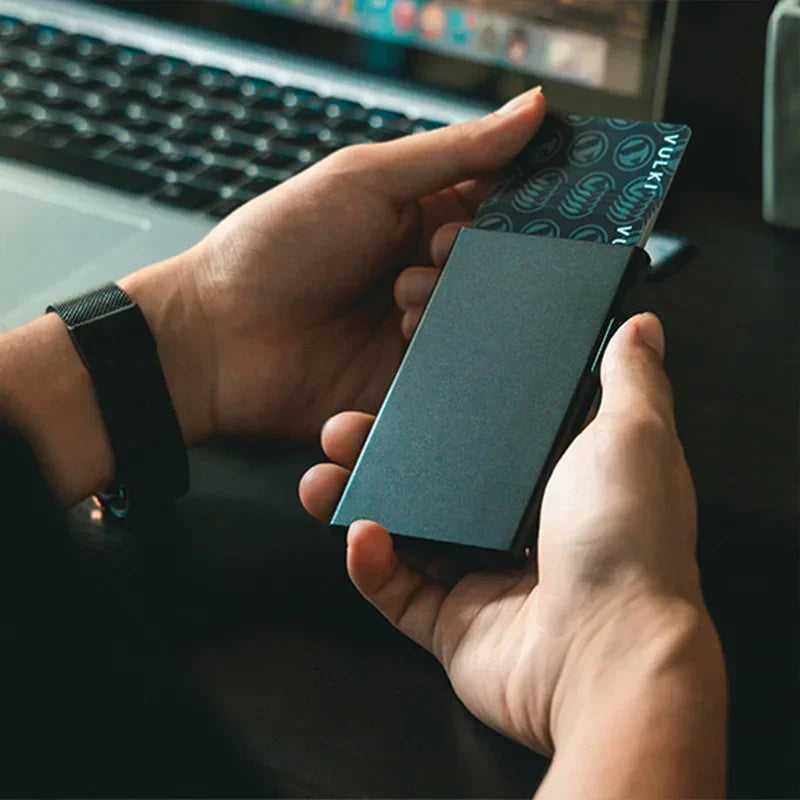 Power X Trade’s Smart Wallet Credit Card Holder