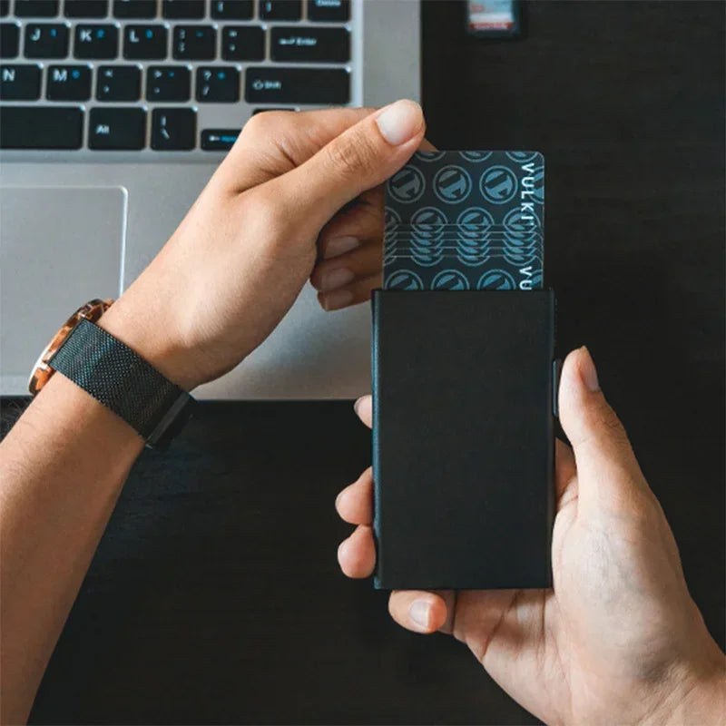 Power X Trade’s Smart Wallet Credit Card Holder